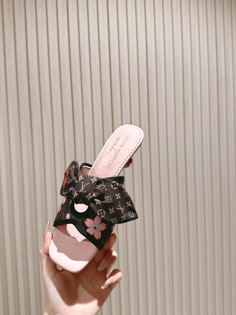 l0vis Vvtt0n slippers